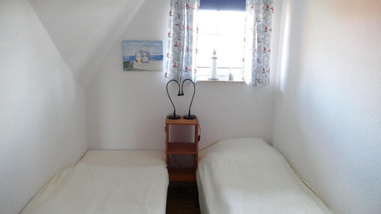 Ferienwohnung Fokuhl Im Strohhus Hooksiel Шилиг Екстериор снимка